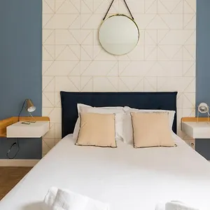 dify-charme-bord-du-rhone.hotels-rhonealpes.com/